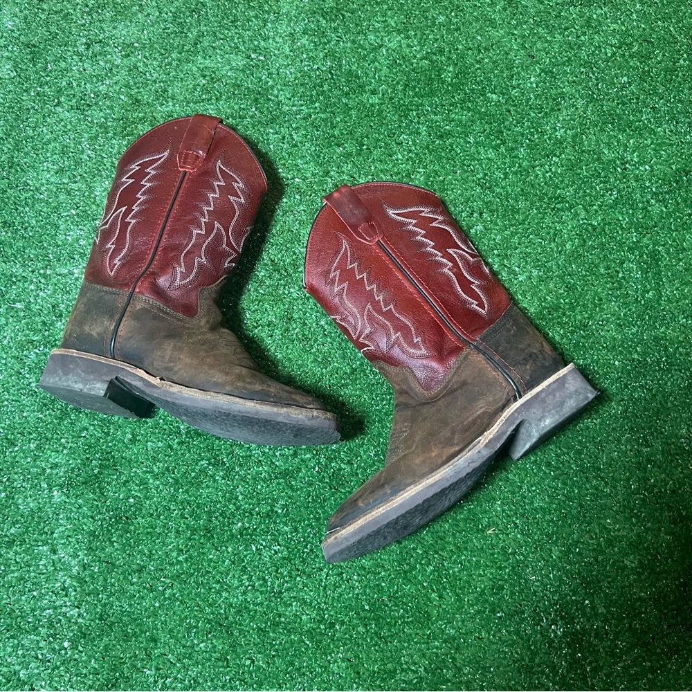 Old west leather boots  SZ2 boys